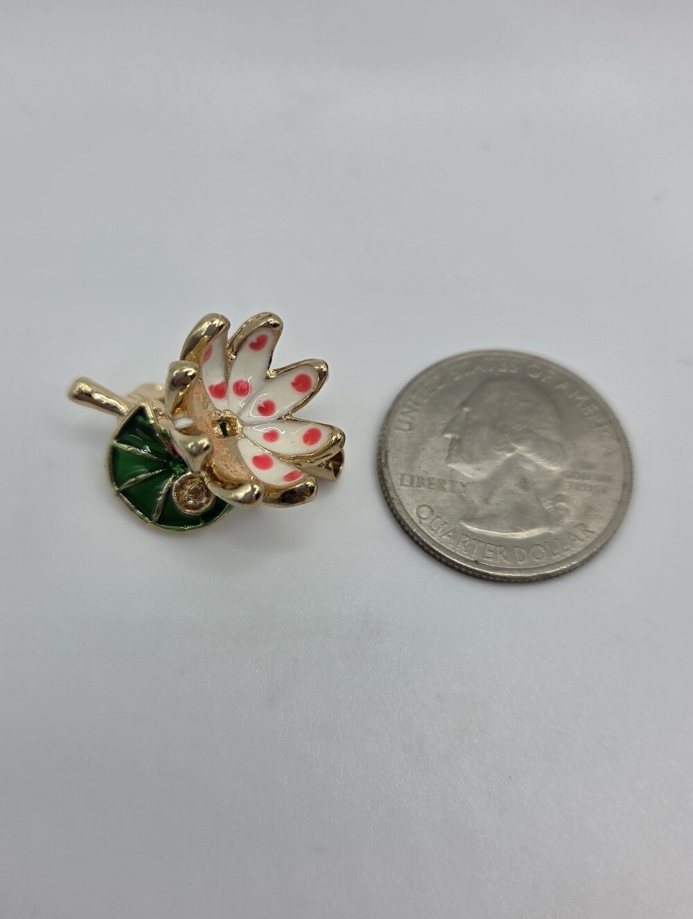 Gold Lotus Flower Brooch White Pink Polka Dot Enamel Green Leaf New - Picture 3 of 6